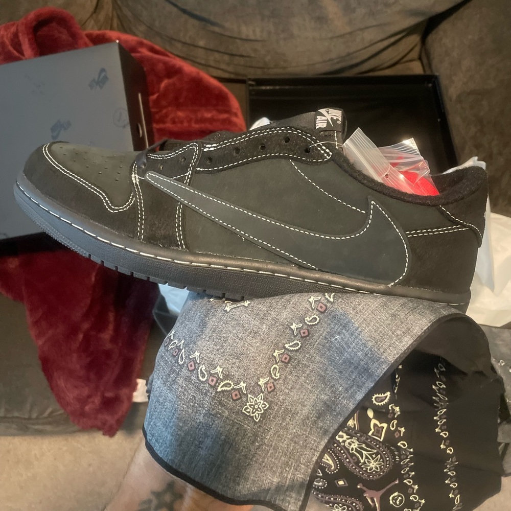 Travis Scott 1s